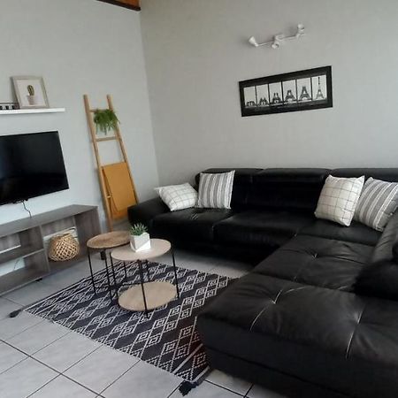 Mucha Airbnb Hotel Walvis Bay Luaran gambar